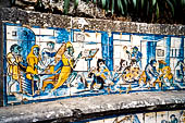 Lisbona, Palacio Frontiera Azulejos policromi raffigurano la lezione di musica in cui gli scolari sono gatti ( eu sou o mestre da colfa &  sono il maestro di solfeggio).